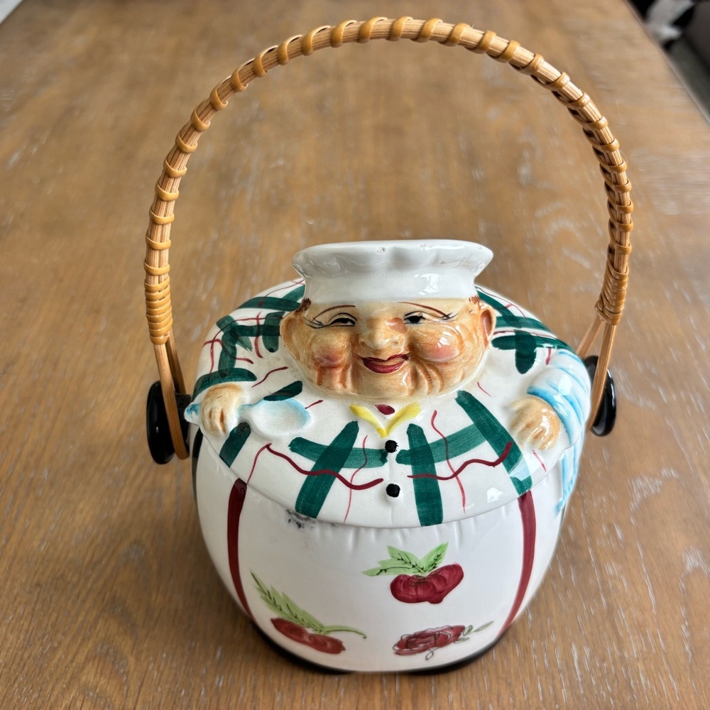 Vtg Chadwick English Biscuit
Cookie Jar w/ Handle Jolly Chef
Baker Royal Sealy - Picture 2 of 9